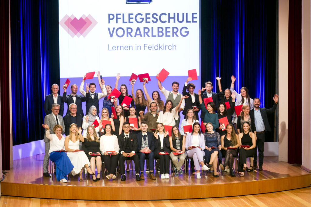 Diplomfeier Pflegeschule Vorarlberg Standort Feldkirch – Geschäftsbericht LKH 2023